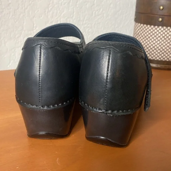 Dansko Harlow Mary Jane Clogs Black Leather - Picture 4 of 10